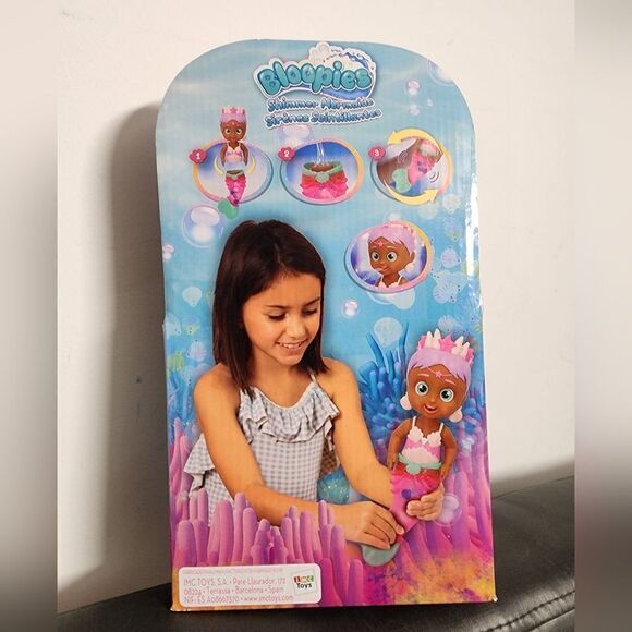 Bloopies Mermaids - Lexie Mermaid Doll With Removable Color Change Magic Tail - Picture 2 of 4